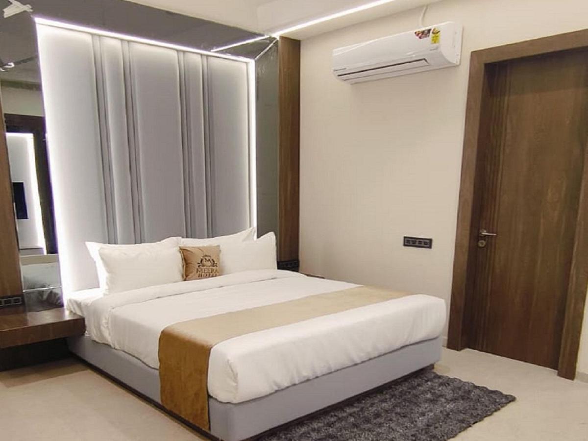 אויאיין The Meera Hotel מראה חיצוני תמונה