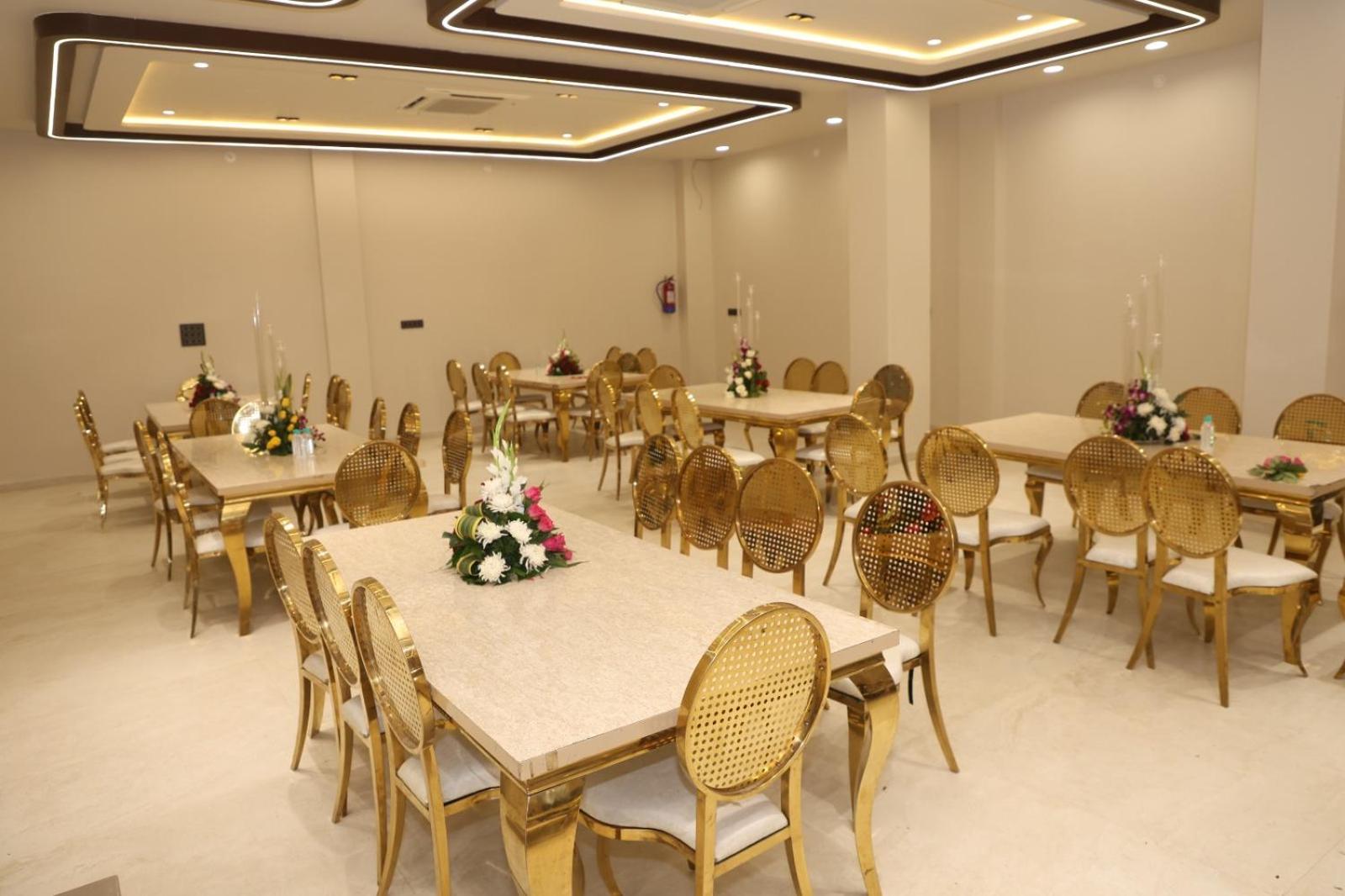 אויאיין The Meera Hotel מראה חיצוני תמונה