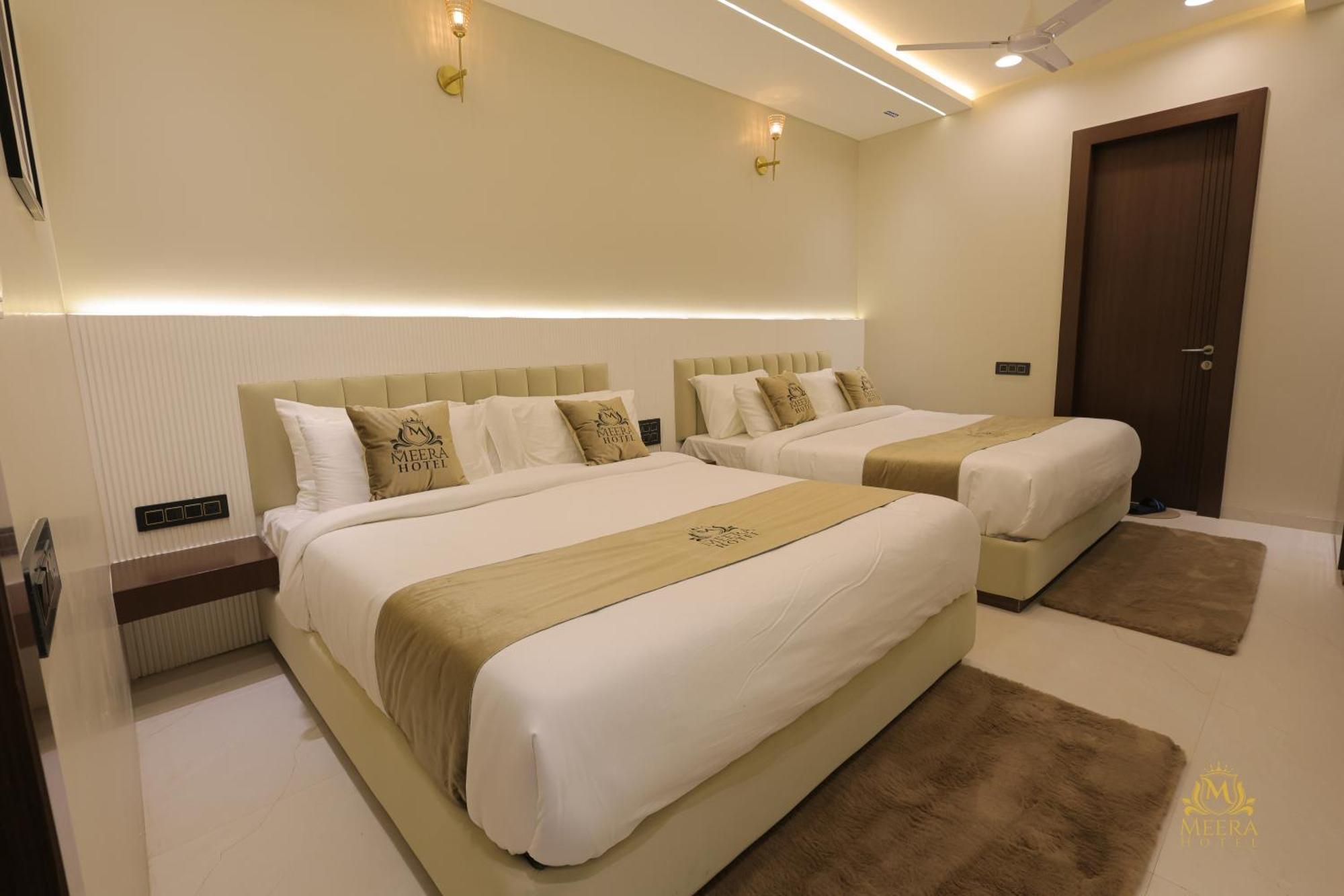 אויאיין The Meera Hotel מראה חיצוני תמונה