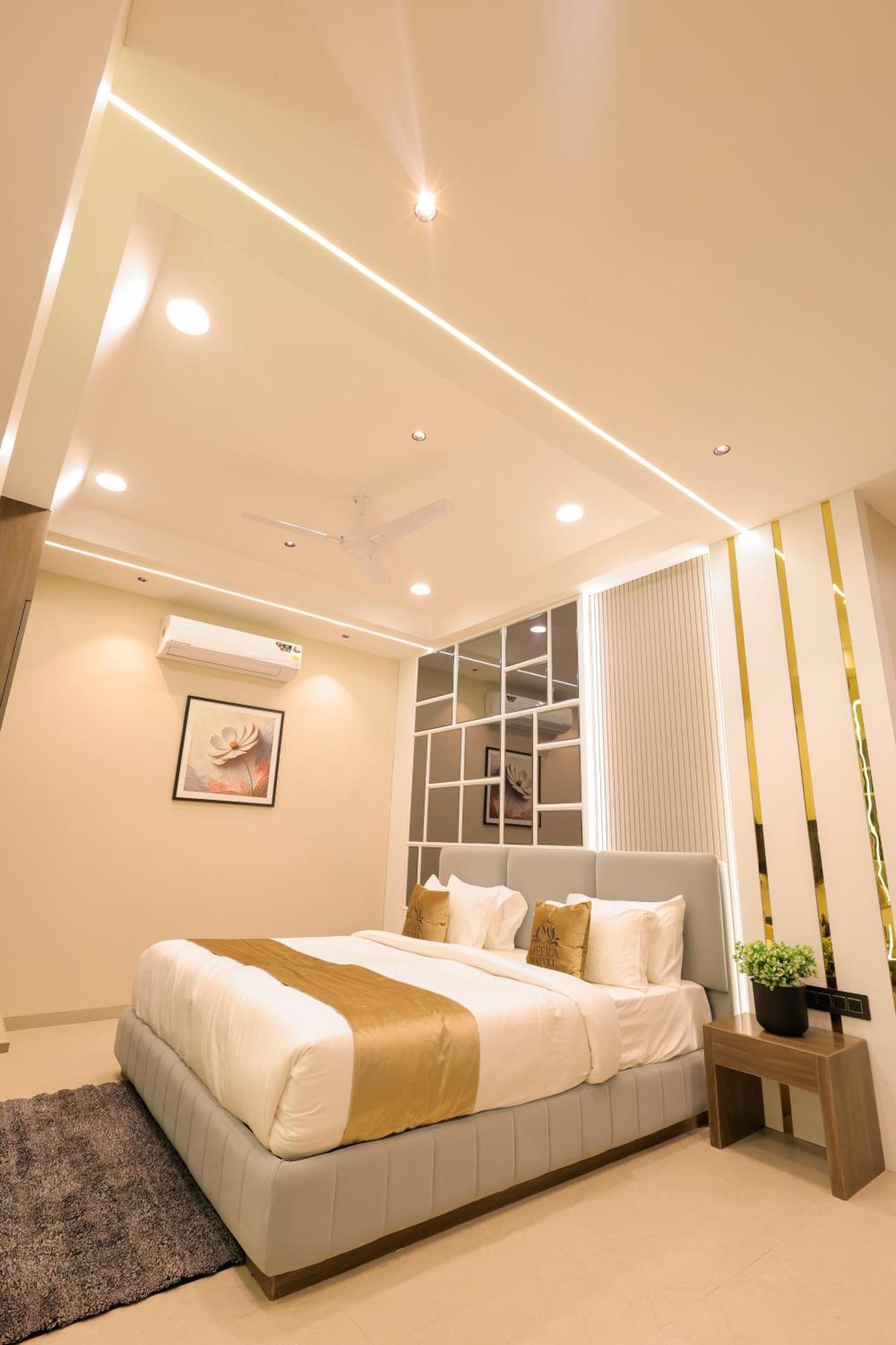 אויאיין The Meera Hotel מראה חיצוני תמונה