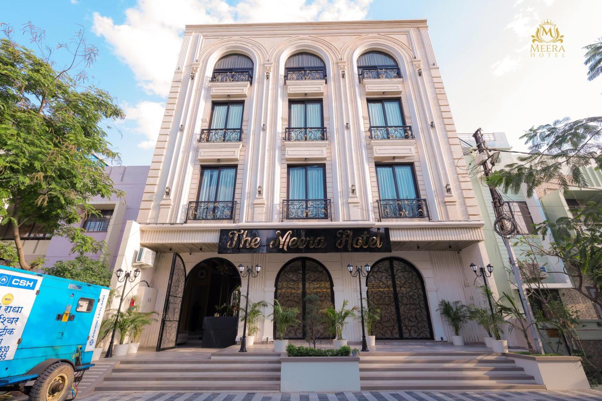 אויאיין The Meera Hotel מראה חיצוני תמונה