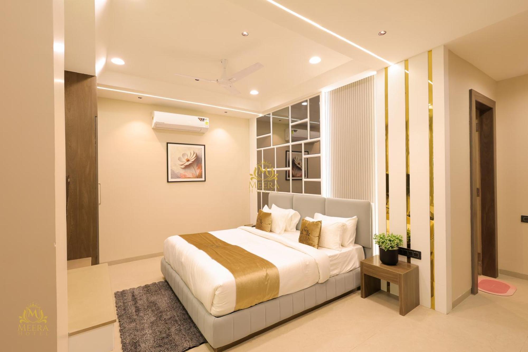 אויאיין The Meera Hotel מראה חיצוני תמונה