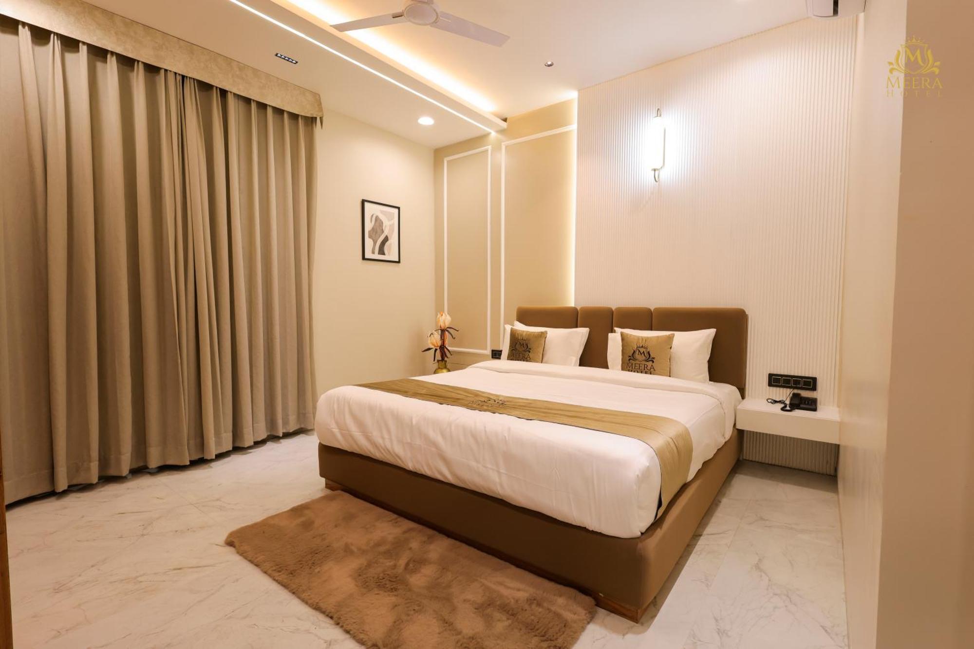 אויאיין The Meera Hotel מראה חיצוני תמונה