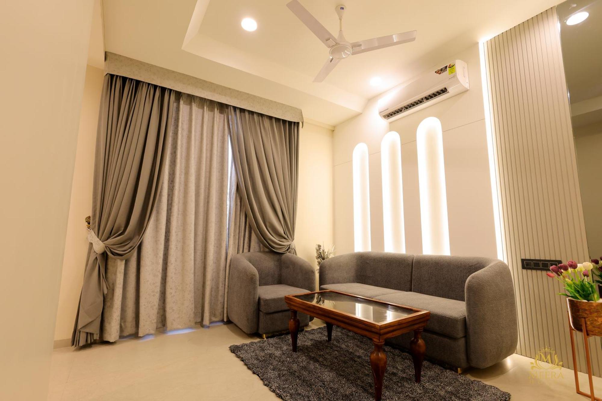 אויאיין The Meera Hotel מראה חיצוני תמונה